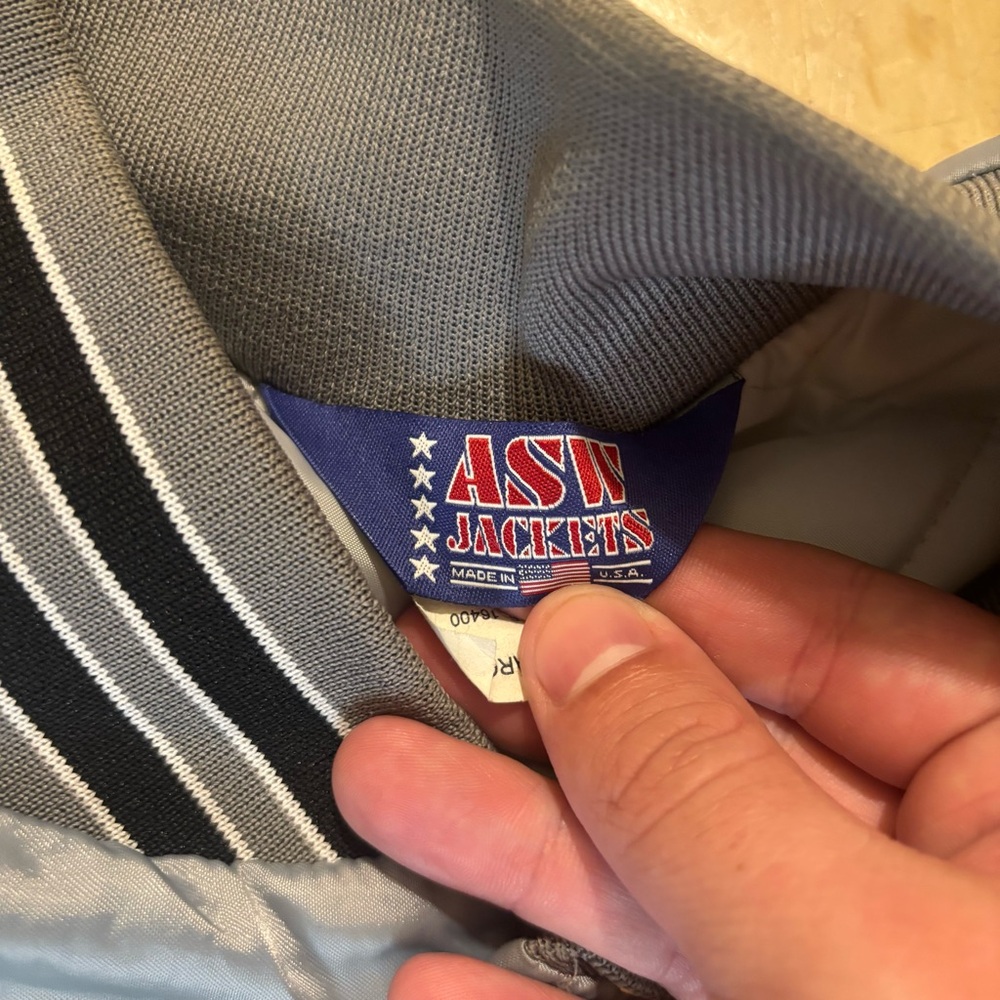 Gray Jacket - Picture 4 of 5